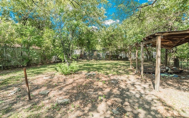 2223 Marburg St, Dallas, TX 75215 - view of yard featuring fence