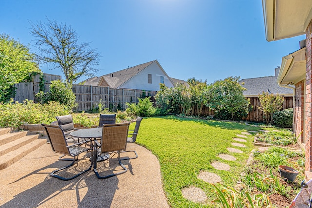 view of yard with a patio