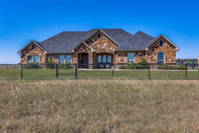 view of front of property with a front yard