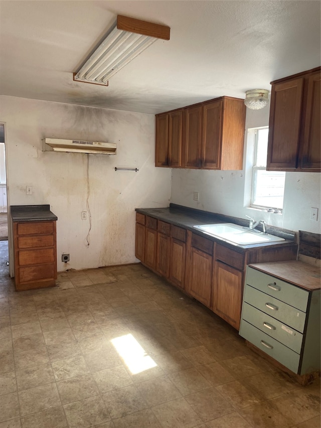 kitchen featuring sink