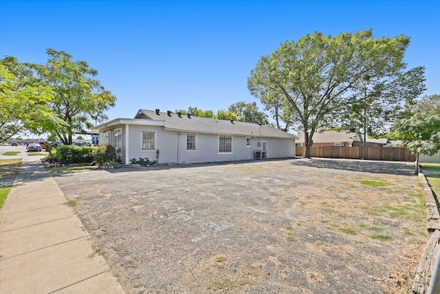 Listing photo 2 for 2816 Vaughn Blvd, Fort Worth TX 76105