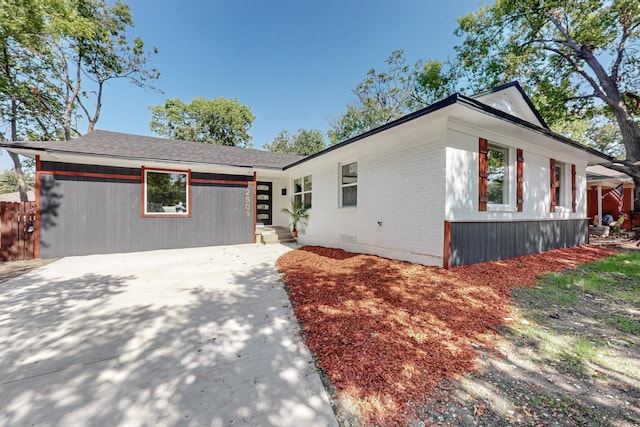 2909 Materhorn Dr, Dallas, TX 75228 - single story home featuring crawl space and concrete driveway
