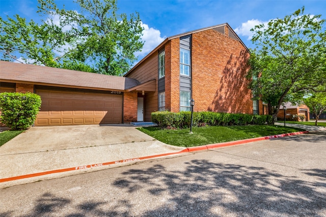 view of front facade featuring a garage