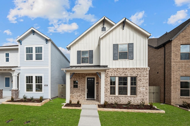 view of front of property with a front lawn