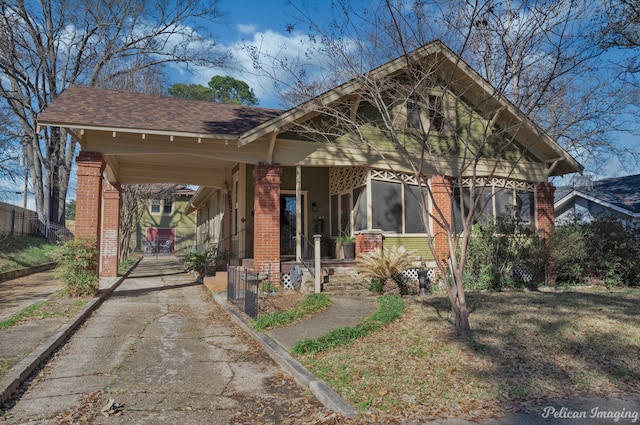 view of front of house featuring a porch