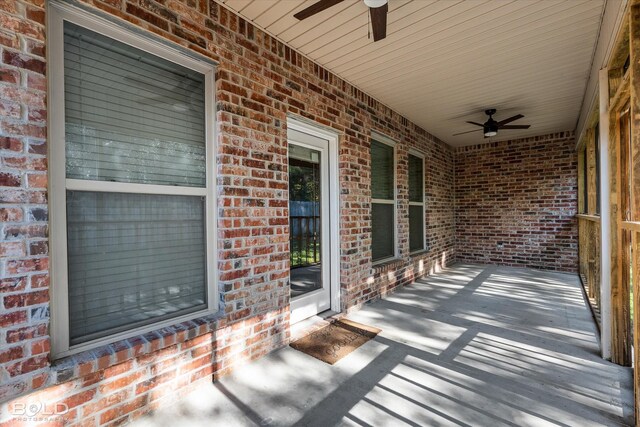 view of patio with covered porch and ceiling fan