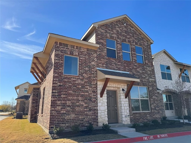 view of front of property with a front yard