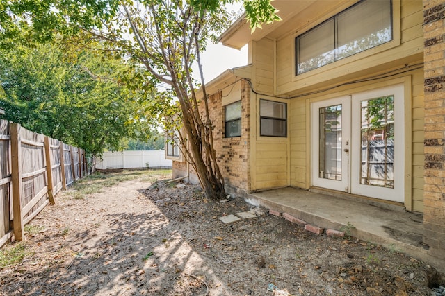 view of yard with a patio area