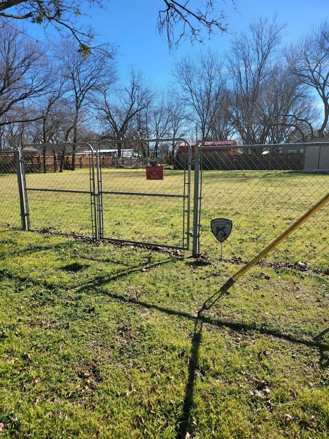 Listing photo 2 for 1126 Alvarado St, Cleburne TX 76031