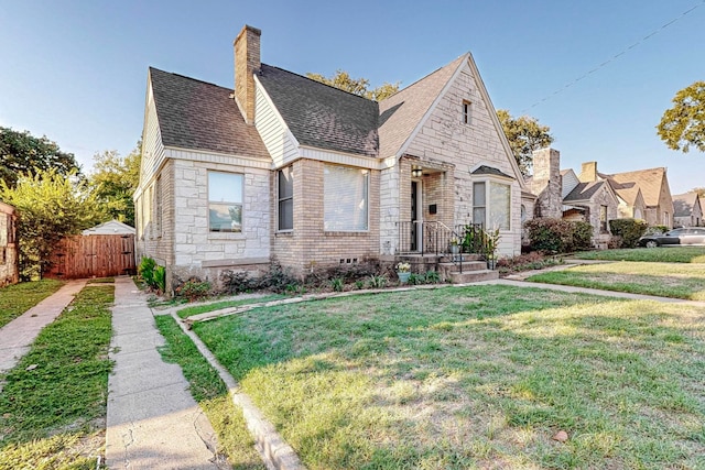 view of front of property with a front yard