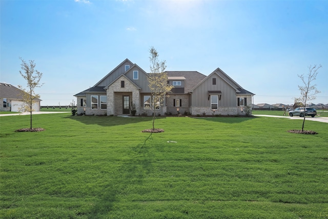 view of front of property with a front lawn