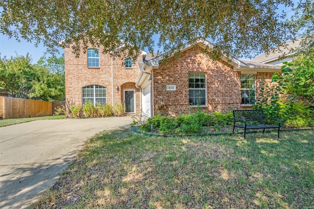 view of front of property with a front yard