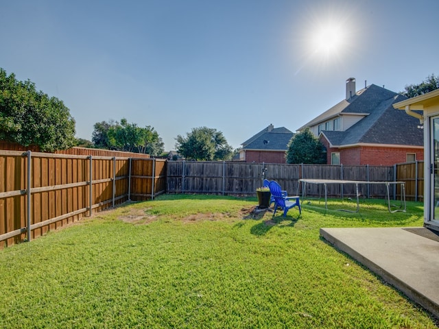 view of yard featuring a patio area