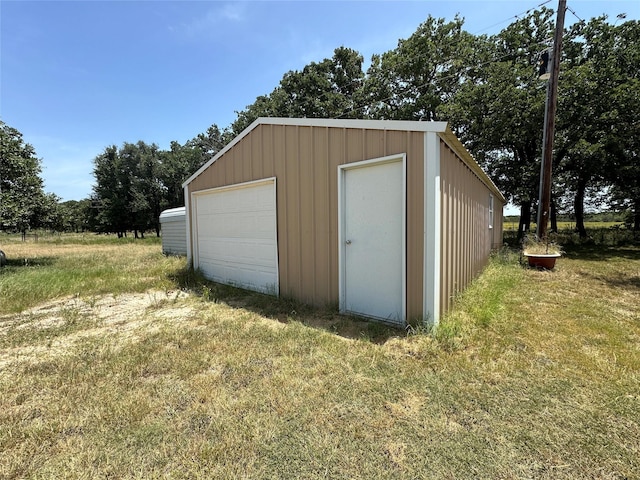 view of detached garage