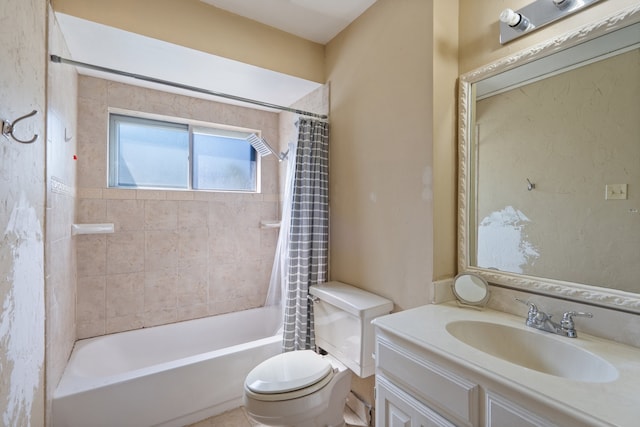 full bathroom with shower / bath combination with curtain, vanity, and toilet