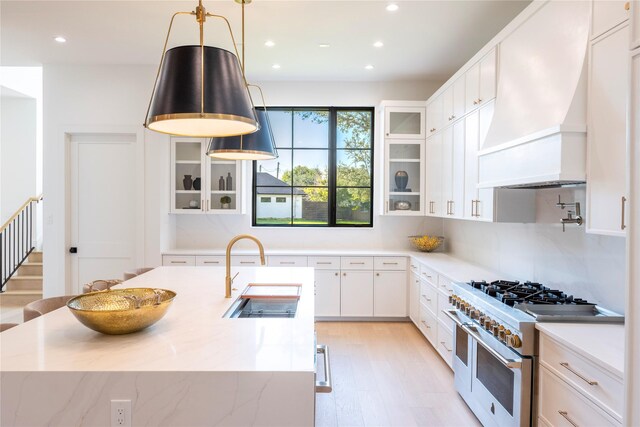 modern farmhouse featuring a front yard