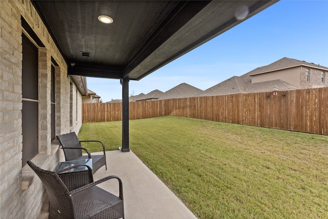 view of yard featuring a patio