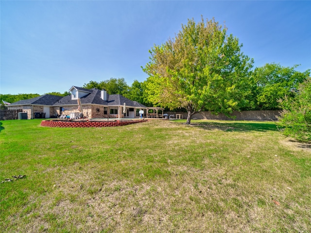 view of yard with a patio