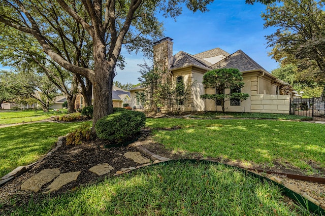 view of front of house with a front yard