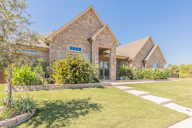 view of front of house featuring a front yard