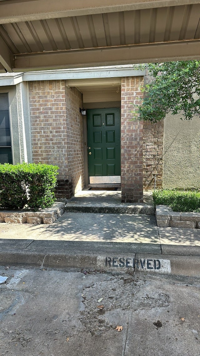 view of property entrance