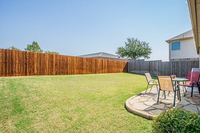 view of yard with a patio