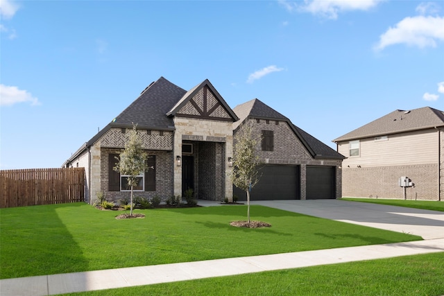 view of front facade featuring a front yard