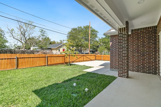 view of yard with a patio