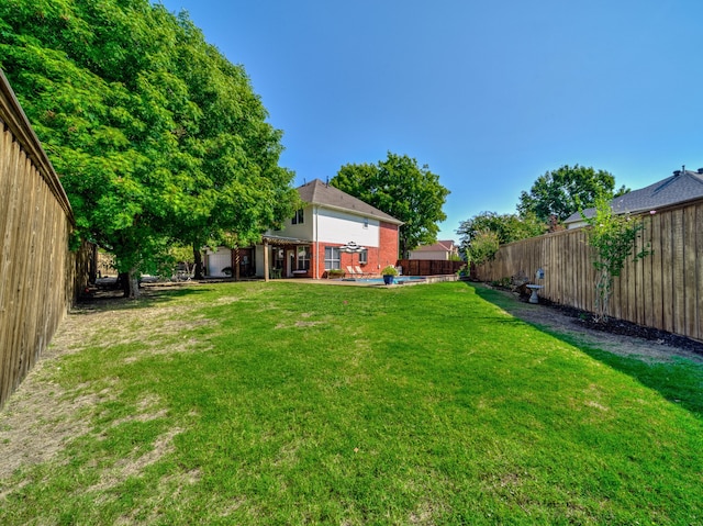 view of yard with a patio