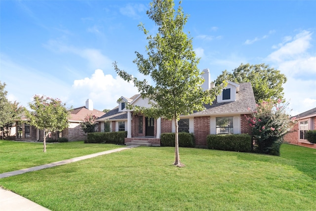 view of front of house with a front yard