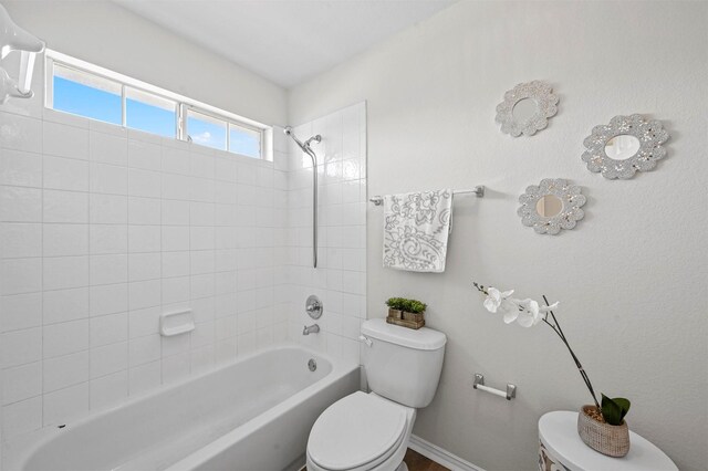 carpeted spare room featuring lofted ceiling