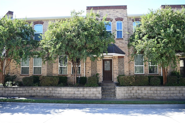 view of front facade