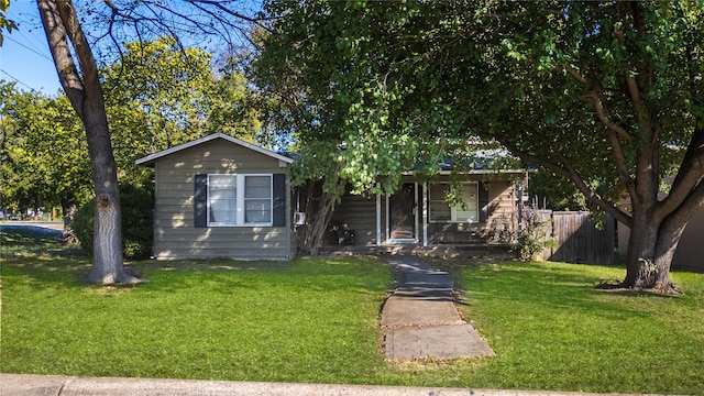 view of front of house featuring a front yard