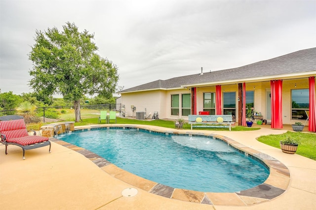 555 Mastadon Way, Weatherford, TX 76085 - swimming pool with a patio