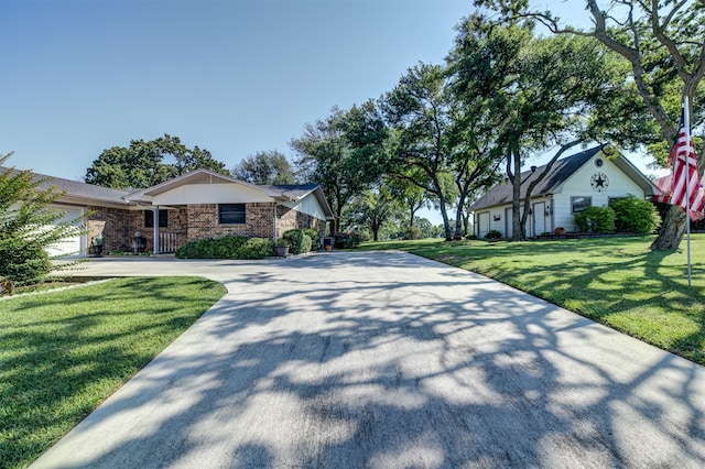 view of front of house with a front lawn