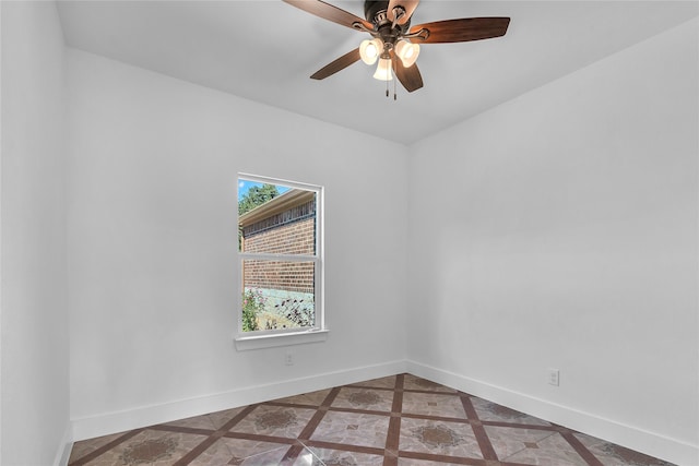 empty room with ceiling fan