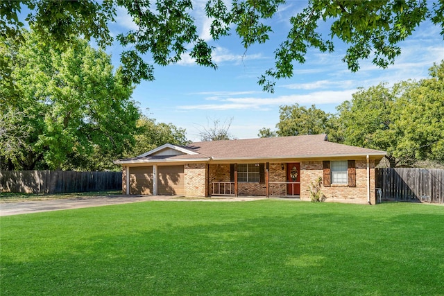 single story home with a front yard