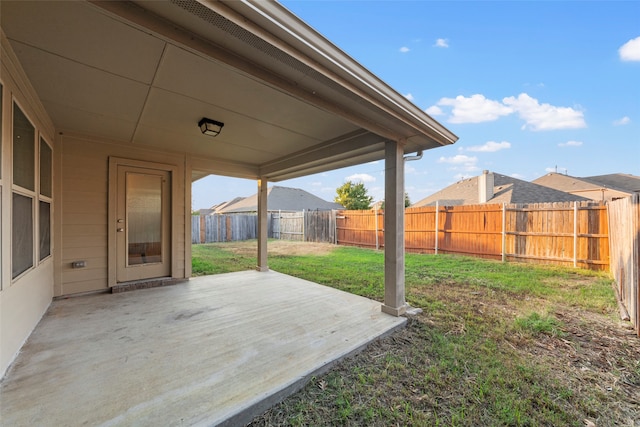 view of yard featuring a patio