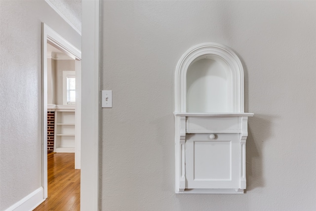 details with hardwood / wood-style flooring