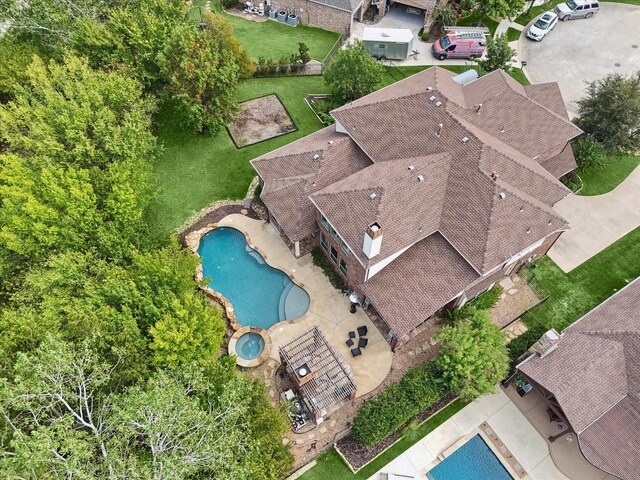 view of front of home featuring a front yard