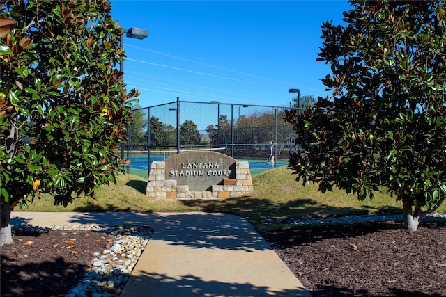 view of community / neighborhood sign