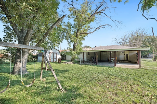 view of yard with a shed