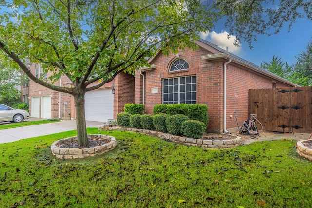 view of front of property with a front lawn