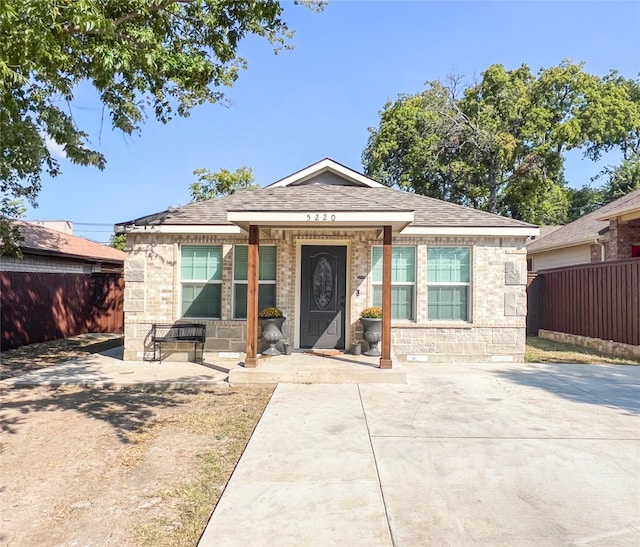 view of front of property