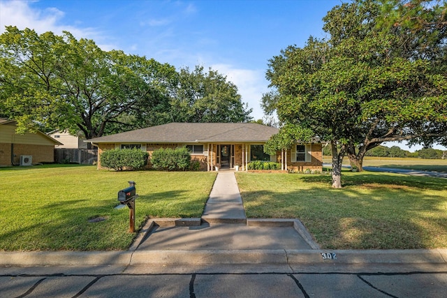 view of front of property with a front yard