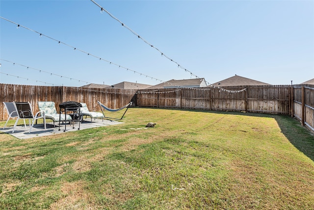 view of yard featuring a patio