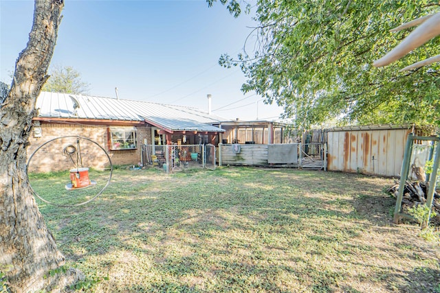 view of yard with a shed