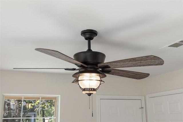 details featuring ceiling fan