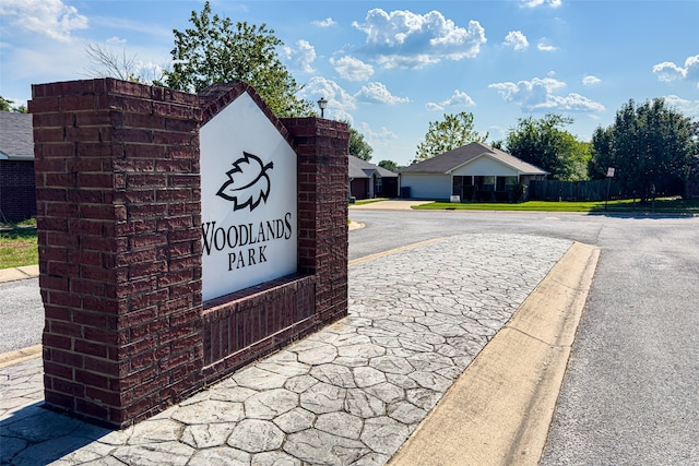 view of community / neighborhood sign