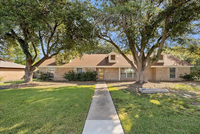 view of front of house with a front yard